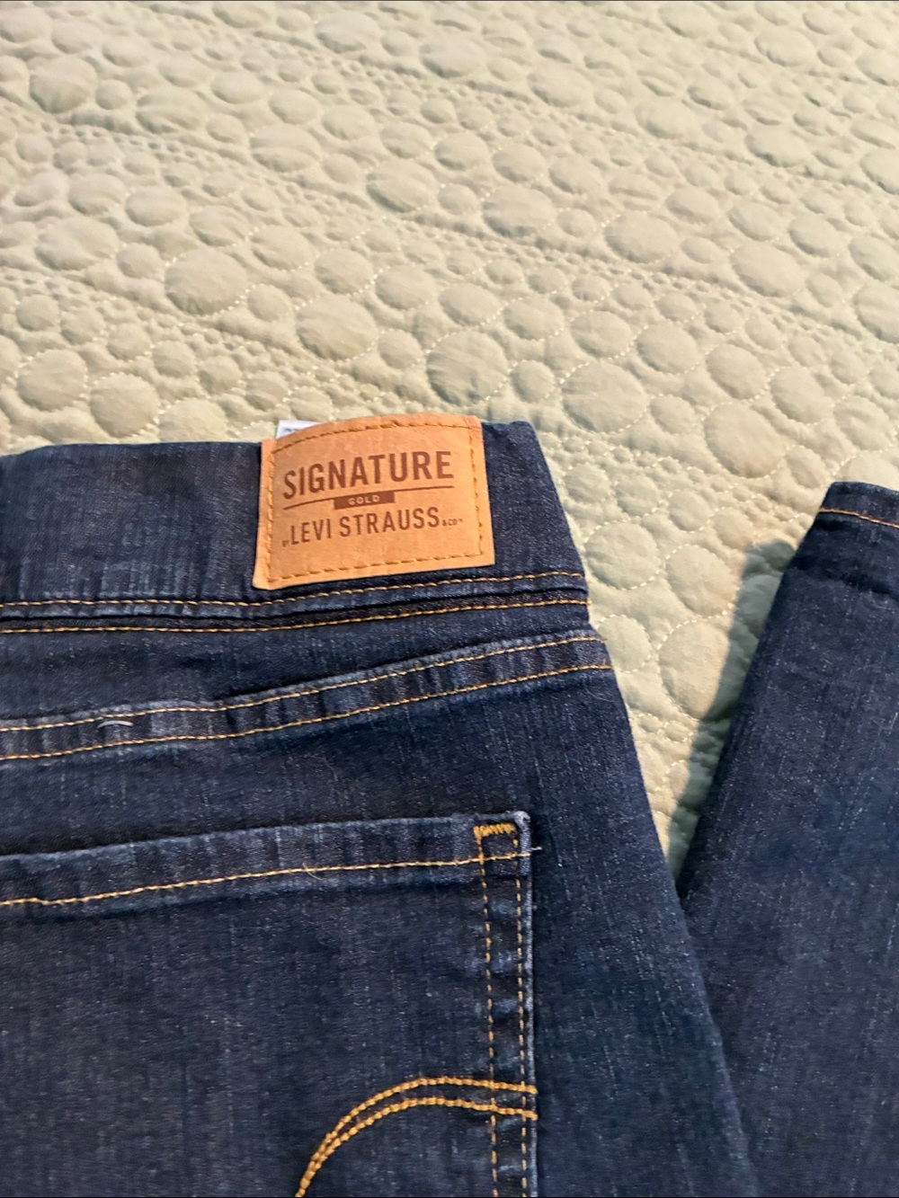 Signature by Levi Strauss Women's Dark Indigo pull-on Boot Cut Jeans - Picture 2 of 6